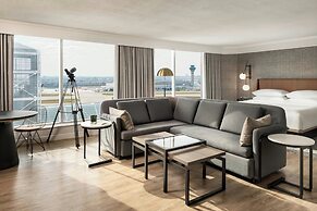 Sheraton Gateway Hotel In Toronto International Airport