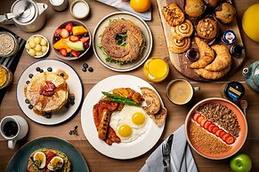 Sheraton Gateway Hotel In Toronto International Airport