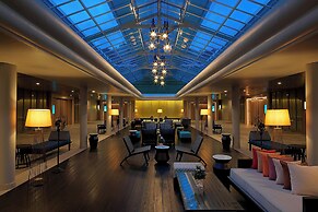 Le Meridien Phuket Beach Resort