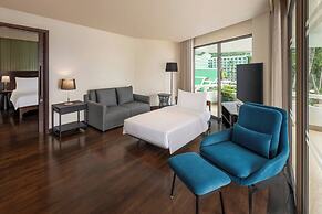 Le Meridien Phuket Beach Resort