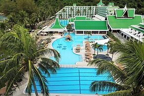 Le Meridien Phuket Beach Resort