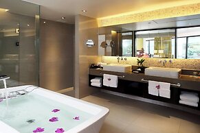 Le Meridien Phuket Beach Resort