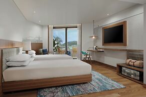 Le Meridien Phuket Beach Resort