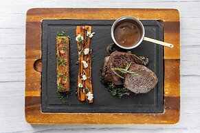 Le Meridien Phuket Beach Resort