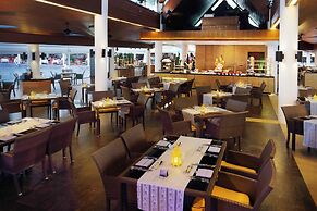 Le Meridien Phuket Beach Resort