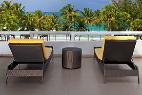 Le Meridien Phuket Beach Resort