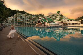 Le Meridien Phuket Beach Resort