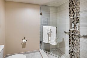 Inn of Naples, Tapestry Collection by Hilton