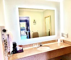 Days Inn by Wyndham Pensacola - Historic Downtown