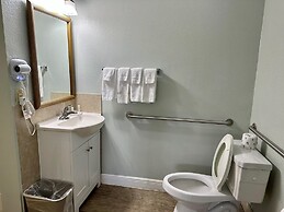 Days Inn by Wyndham Pensacola - Historic Downtown