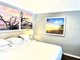 Days Inn by Wyndham Pensacola - Historic Downtown