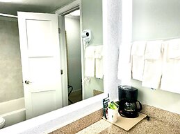 Days Inn by Wyndham Pensacola - Historic Downtown