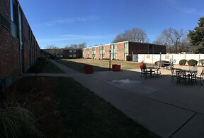 Mystic River Hotel & Suites Near Casinos