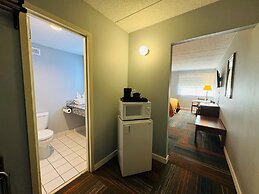 Mystic River Hotel & Suites Near Casinos