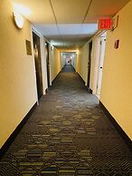 Mystic River Hotel & Suites Near Casinos