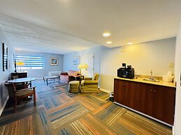 Mystic River Hotel & Suites Near Casinos