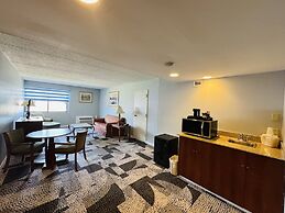 Mystic River Hotel & Suites Near Casinos