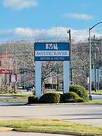 Mystic River Hotel & Suites Near Casinos