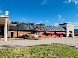 Mystic River Hotel & Suites Near Casinos