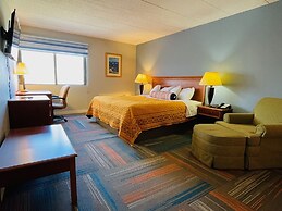 Mystic River Hotel & Suites Near Casinos