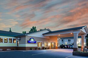 Days Inn by Wyndham Marquette