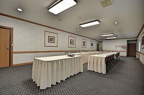 Days Inn by Wyndham Marquette