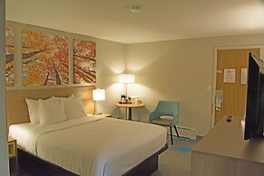 Days Inn by Wyndham Marquette