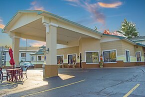 Days Inn by Wyndham Marquette