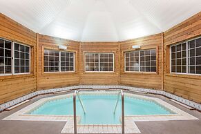 Days Inn by Wyndham Marquette