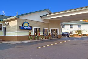 Days Inn by Wyndham Marquette