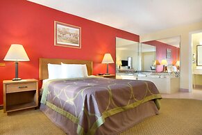 Super 8 by Wyndham Lancaster