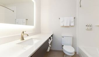 Holiday Inn Express Bellingham by IHG