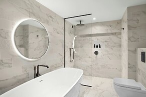 Cardo Roma, Autograph Hotel