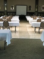 Days Inn & Suites by Wyndham Rochester Hills MI