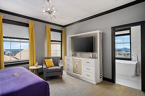 The Admiral, Downtown Historic District