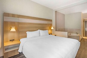 Best Western Plus Heritage Rail Inn & Suites