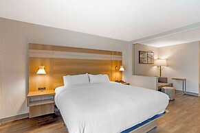 Best Western Plus Heritage Rail Inn & Suites