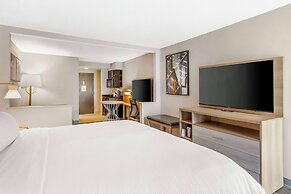 Best Western Plus Heritage Rail Inn & Suites