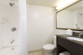 Holiday Inn & Suites Across From Universal Orlando by IHG