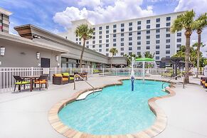 Holiday Inn & Suites Across From Universal Orlando by IHG