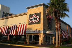 Holiday Inn & Suites Across From Universal Orlando by IHG