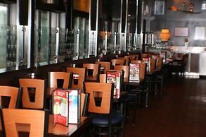 Holiday Inn & Suites Across From Universal Orlando by IHG