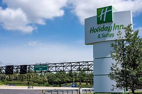 Holiday Inn & Suites Across From Universal Orlando by IHG