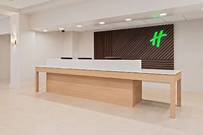 Holiday Inn & Suites Across From Universal Orlando by IHG