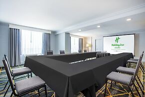 Holiday Inn & Suites Across From Universal Orlando by IHG