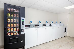 Holiday Inn & Suites Across From Universal Orlando by IHG