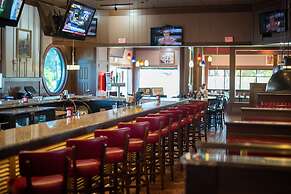 Holiday Inn & Suites Across From Universal Orlando by IHG