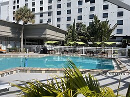 Holiday Inn & Suites Across From Universal Orlando by IHG