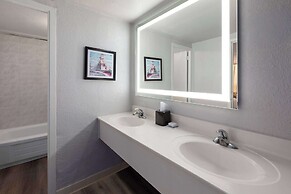 Wyndham Garden Norfolk Downtown