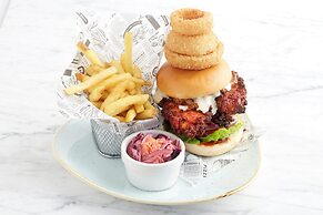 Holiday Inn Lancaster by IHG